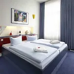 Hotel Art Charlottenburger Hof 3*