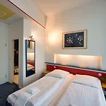 Art Charlottenburger Hof 3*