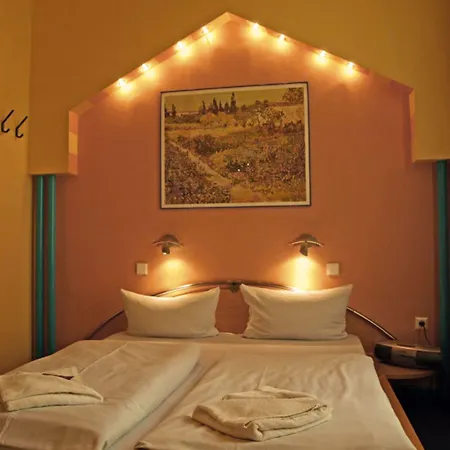 Art Charlottenburger Hof 3* برلين
