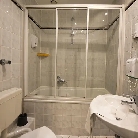 Art Charlottenburger Hof 3* برلين