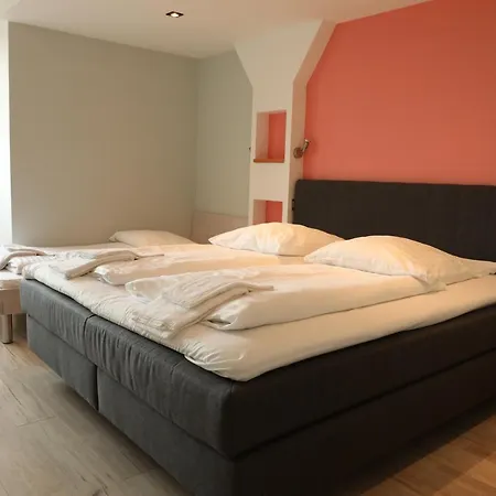 Отель Art Charlottenburger Hof 3*